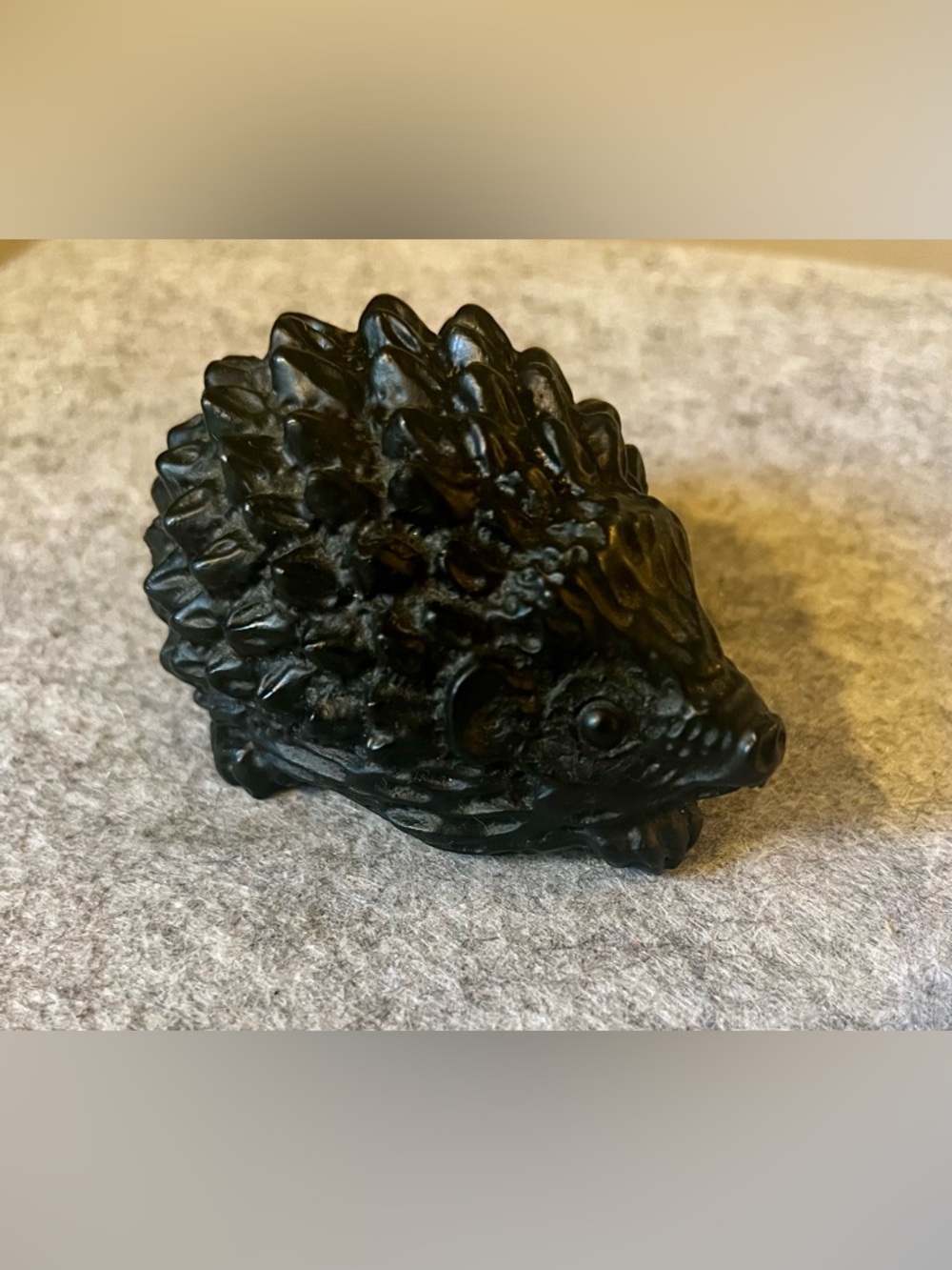 Classique Welch Coal Hedgehog Figurine Hand Carved Detailed From Wales